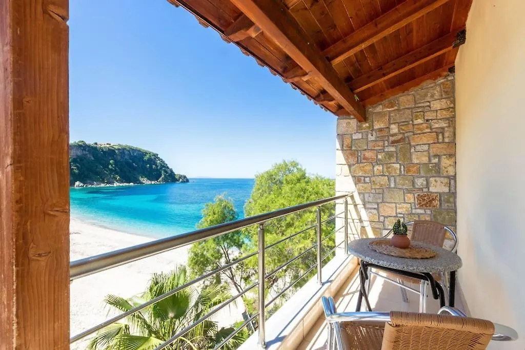 Potam'Sea Bliss 37- Beach Front, Sun Beds & Parking Himare